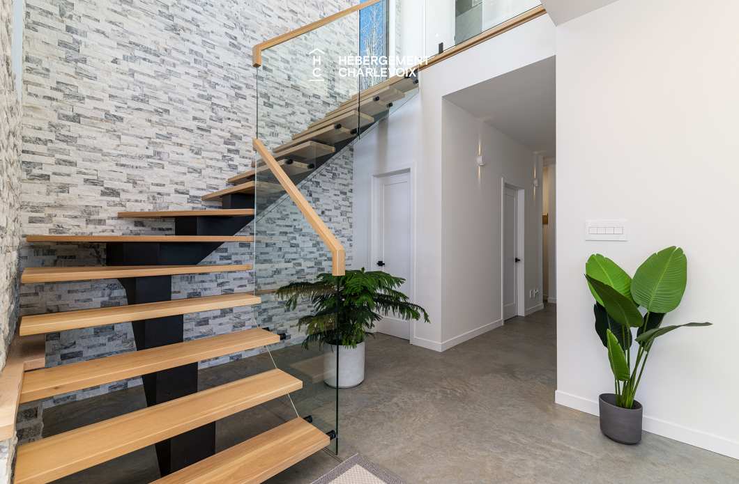 ALT-49 - Villa contemporaine offrant les splendeurs du St-Laurent!
